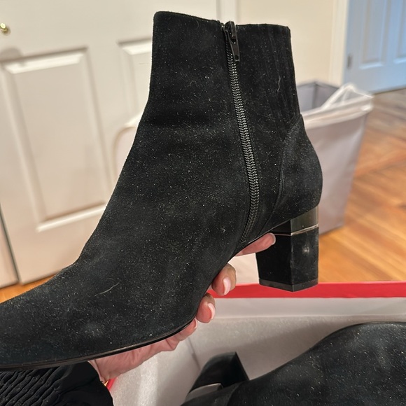 Black suede heeled booties - Picture 4 of 5